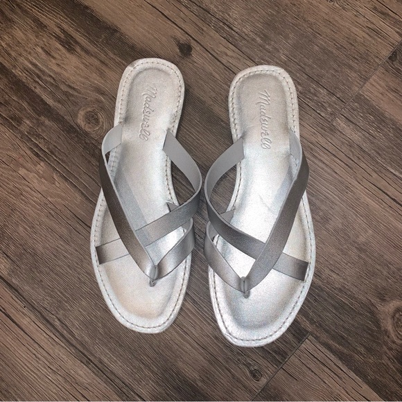 Madewell The Boardwalk Thong Sandal In Metallic Leather - Picture 6 of 11